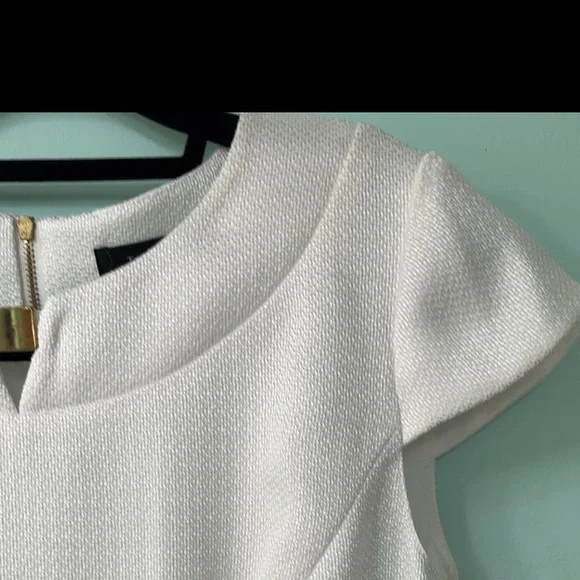 Tahari Authur S.Levine White Dress Gold Details Cap Sleeve 10 - Picture 7 of 13